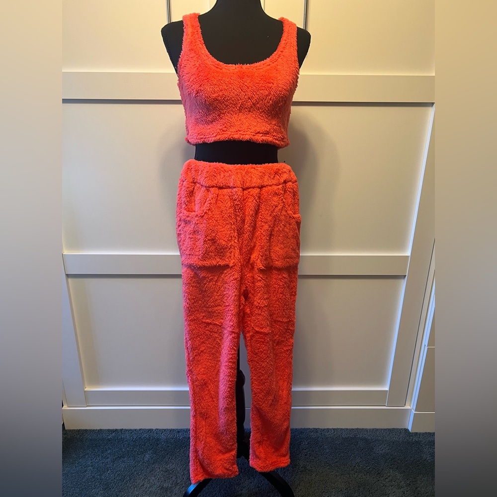 Fuzzy 3 Piece Loungewear Set Size S NWOT - Picture 3 of 7